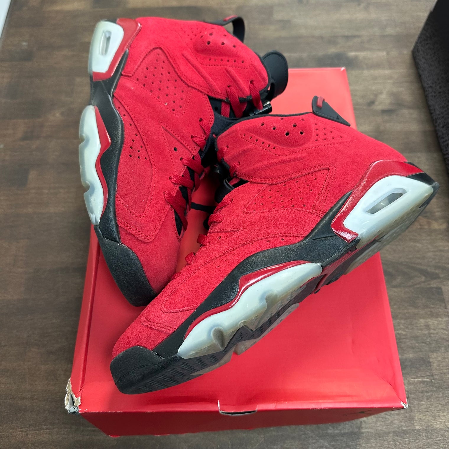 Toro Red Jordan 6 (USED)