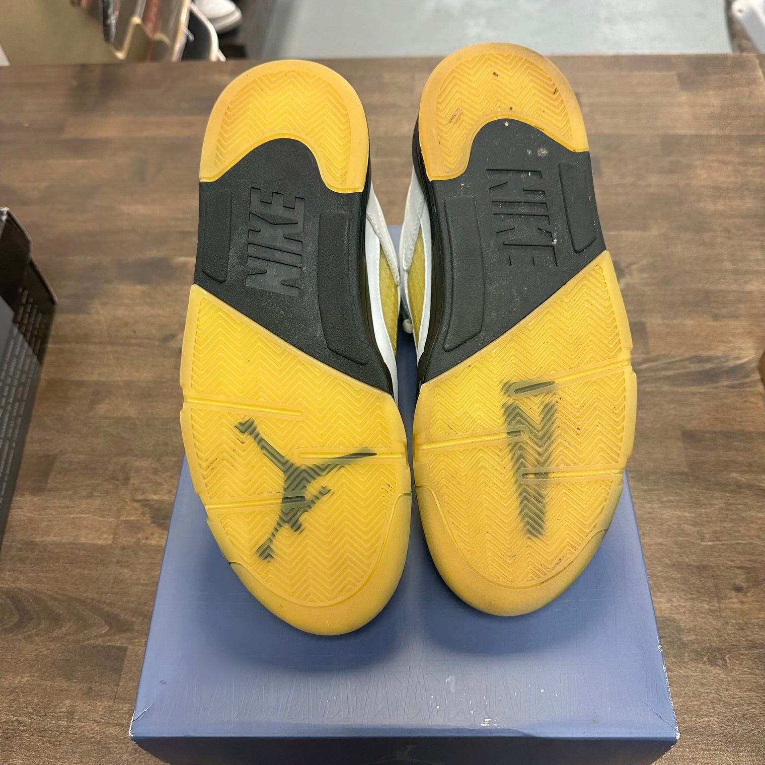 A Ma Maniere Dawn Jordan 5 (W) (USED)