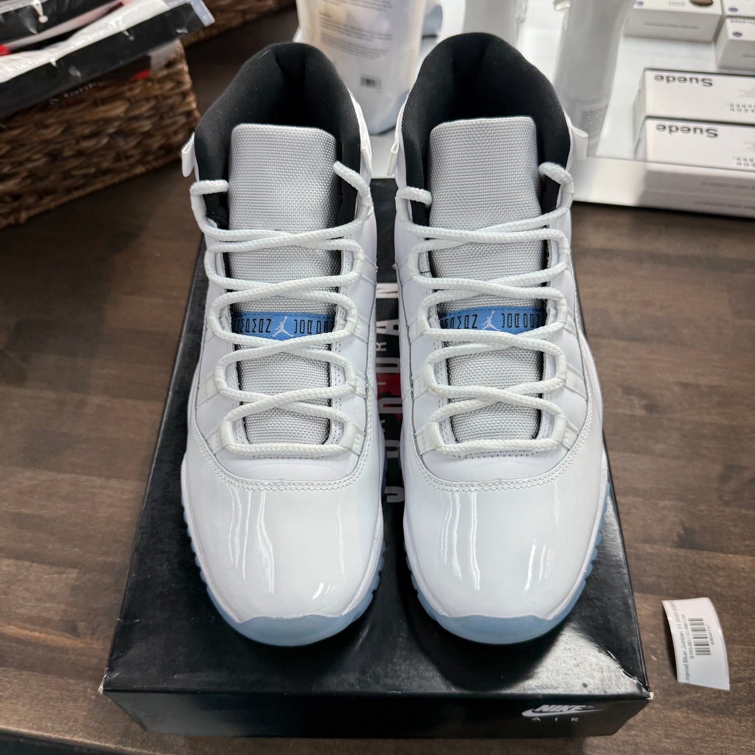 Legend Blue Jordan 11 2024 (USED)