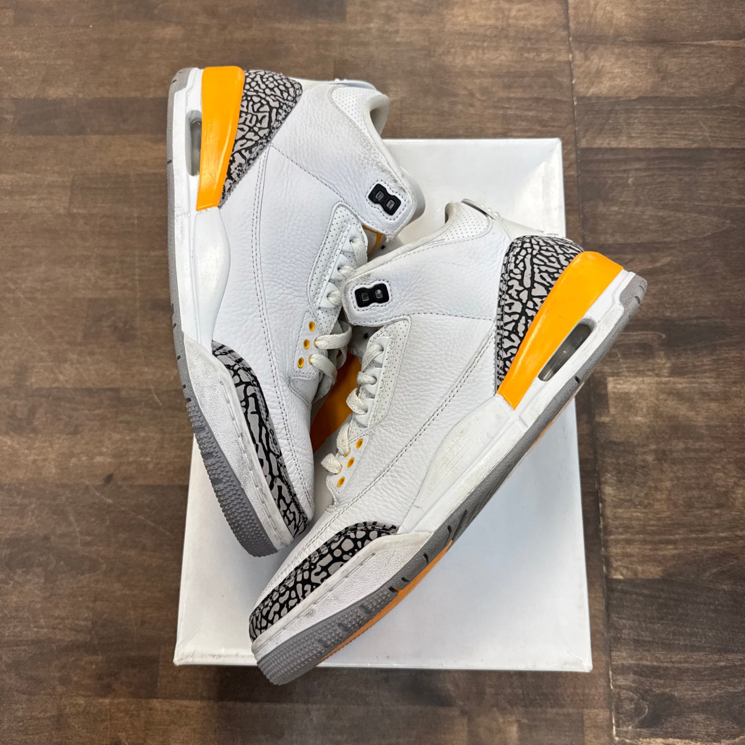 (W) Laser Orange Jordan 3 (USED)