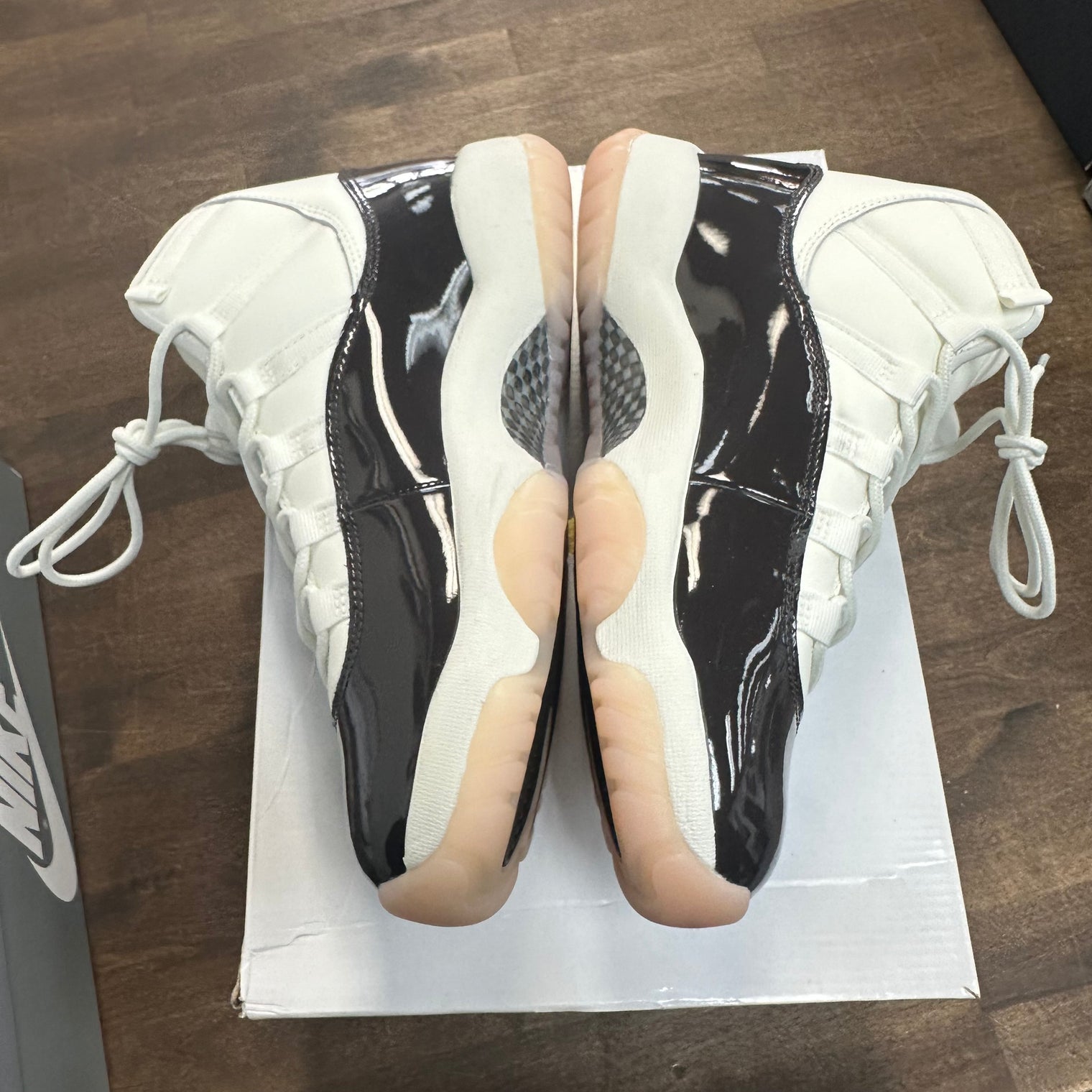 (W) Neapolitan Jordan 11 (USED)