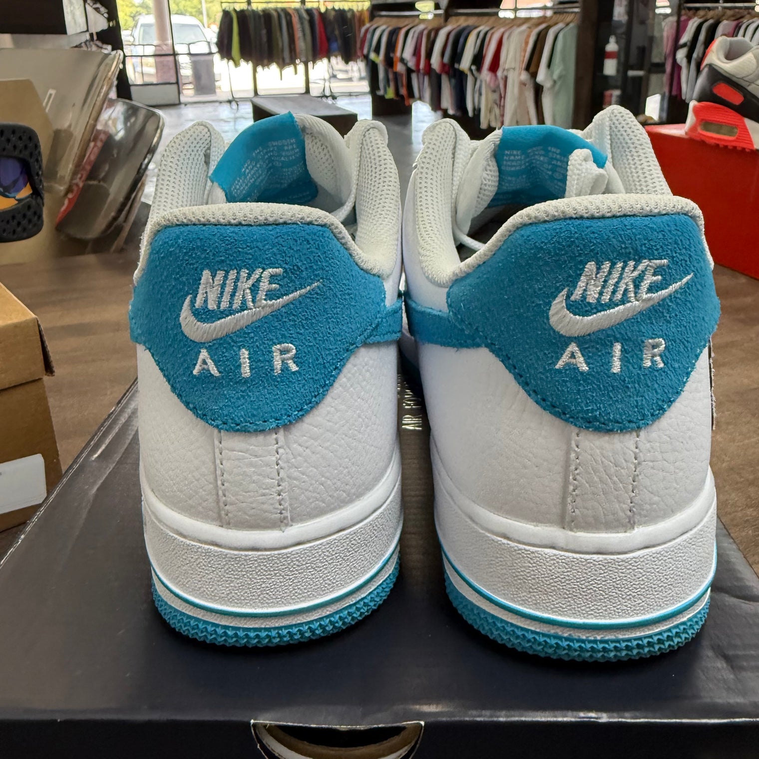 Hare Air Force 1 Low (USED)