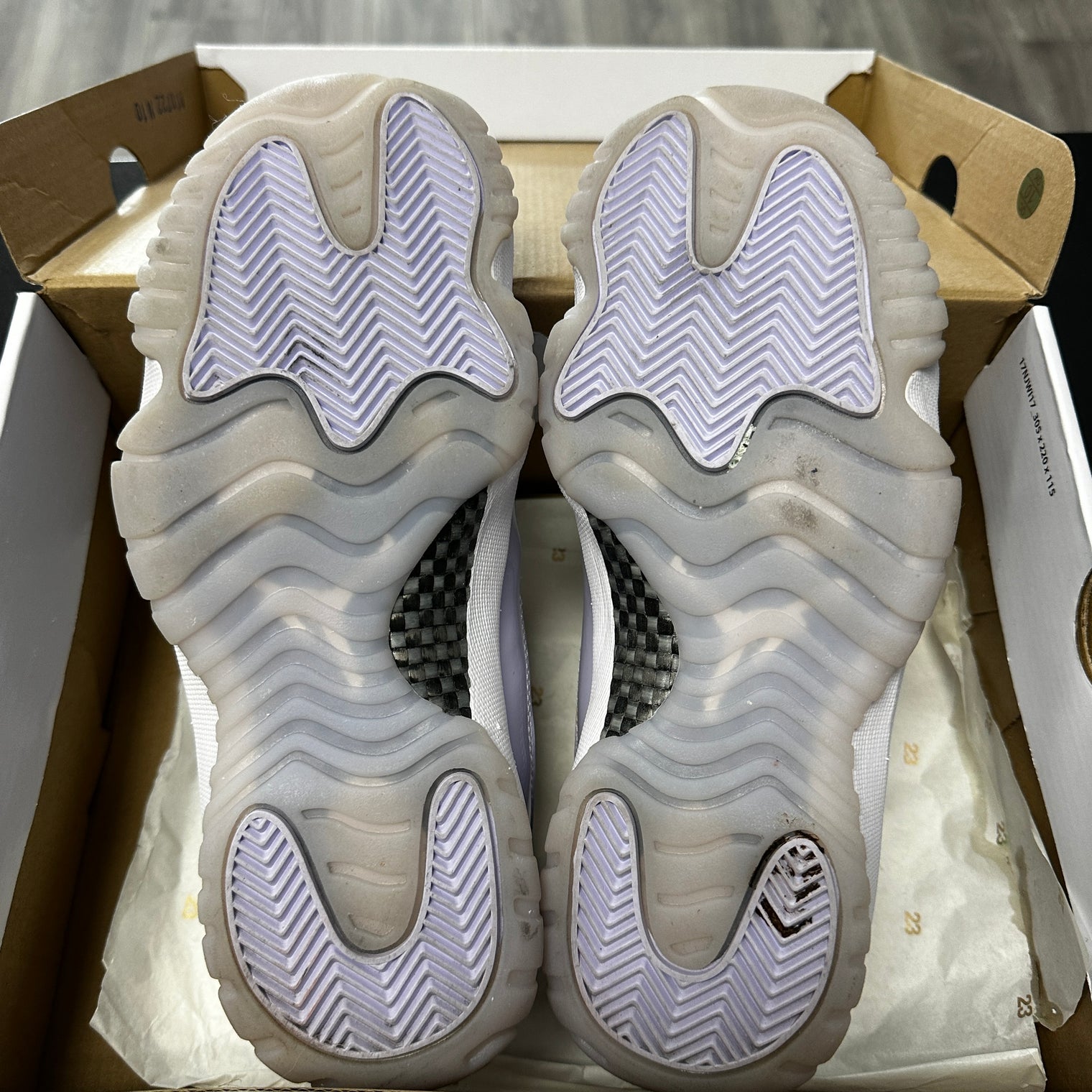 Pure Violet Jordan 11 Low (USED)