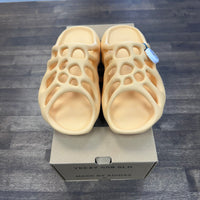 Cream Yeezy 450 Slide (Lightly Worn)