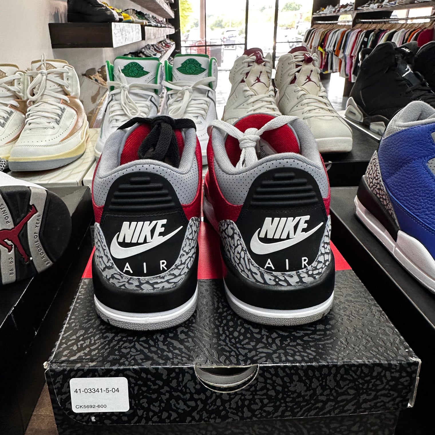 Unite Red Jordan 3 (USED)