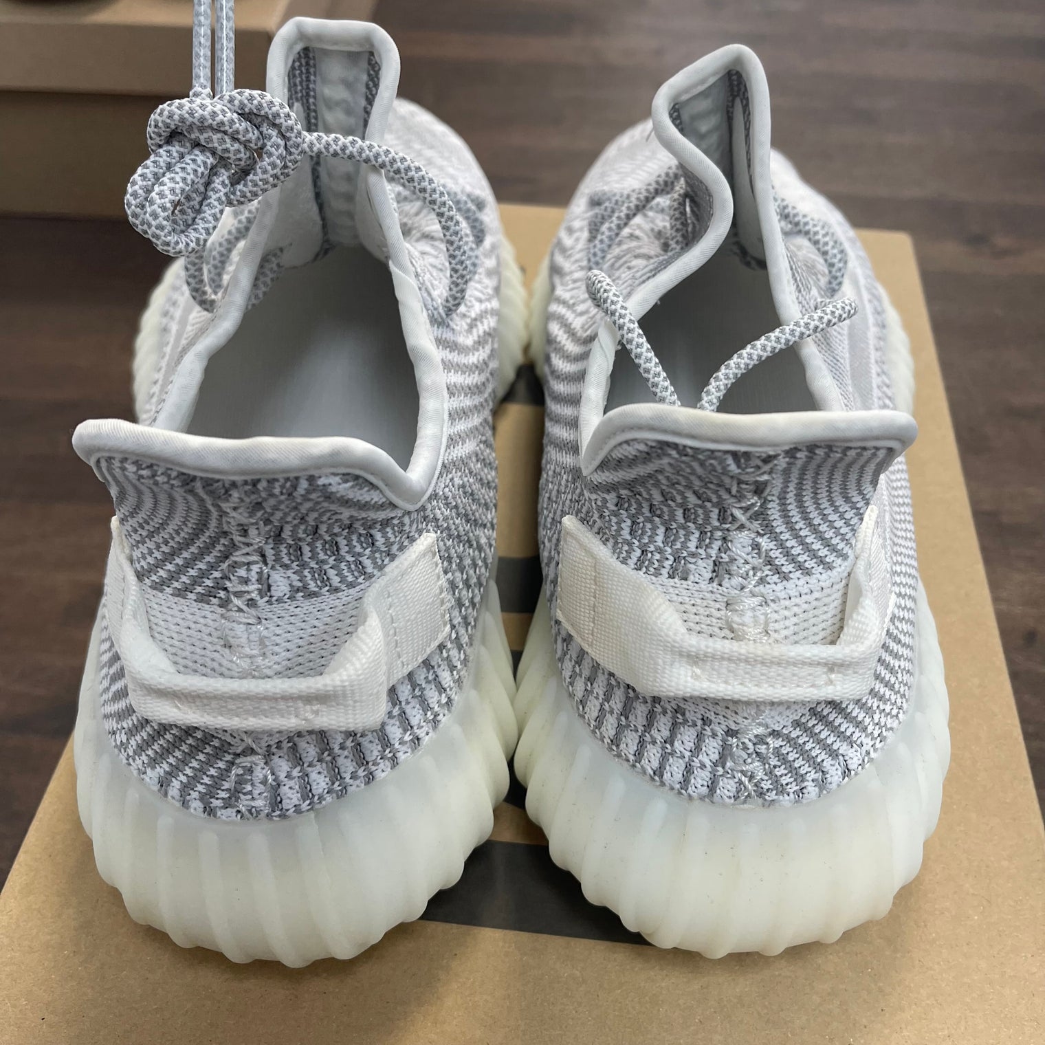 Static Yeezy 350 (USED)