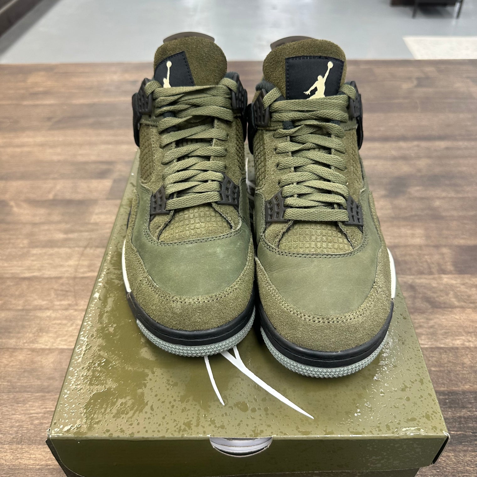 Craft Olive Jordan 4 (USED)