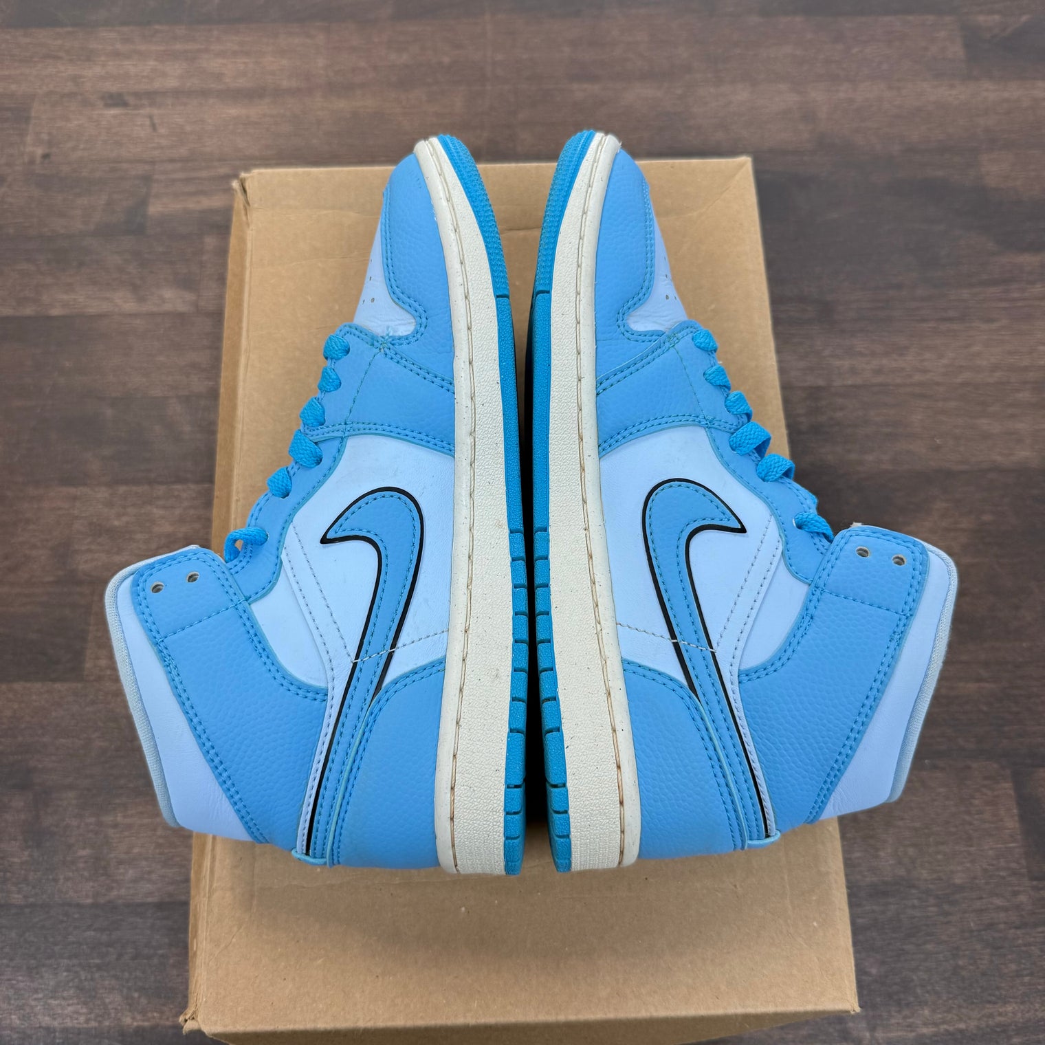 (W) Ice Blue Jordan 1 Mid SE (USED,No Box)