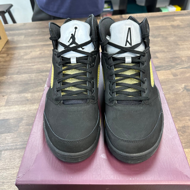 A Ma Maniere Dusk Jordan 5 (USED)