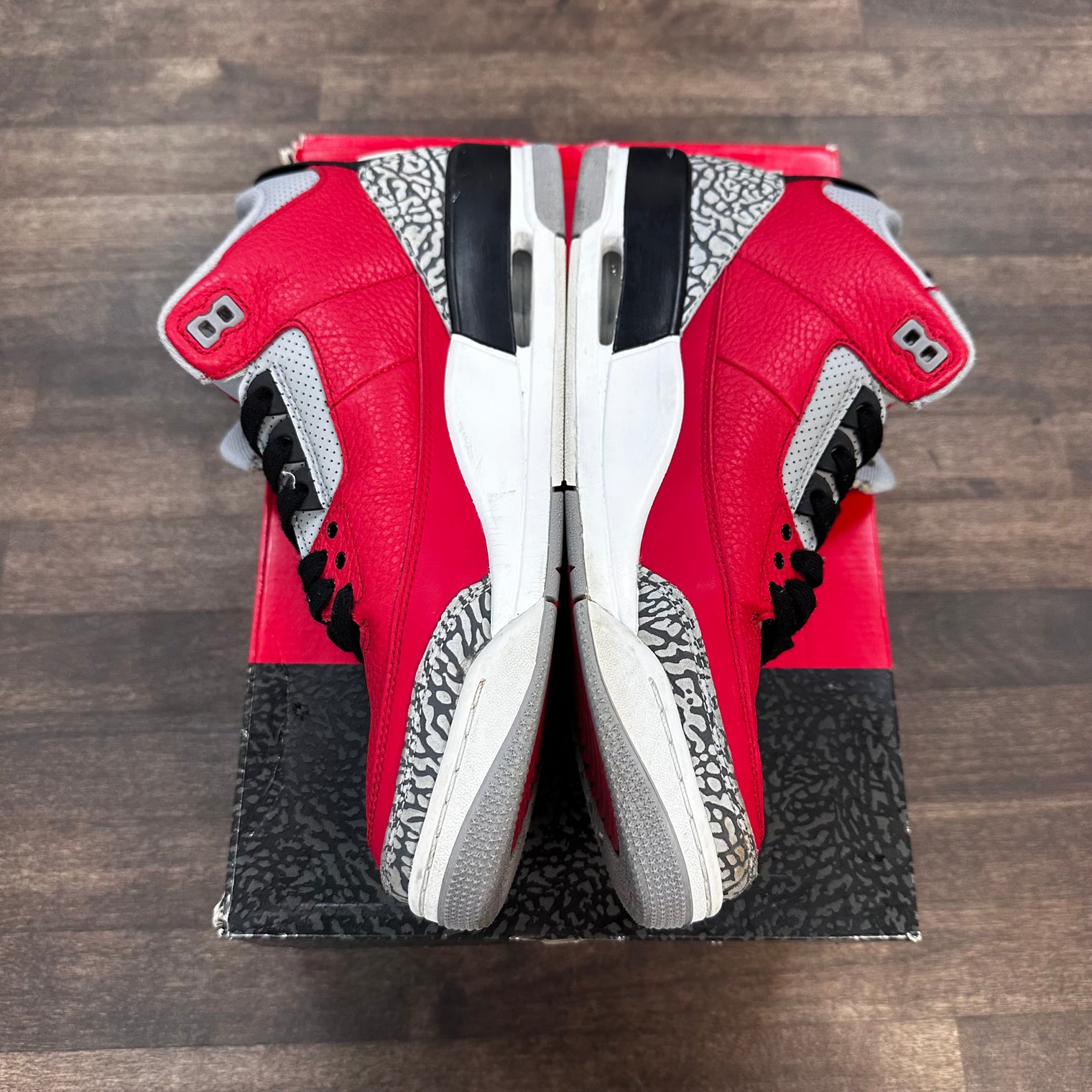 Unite Red Jordan 3 (USED)