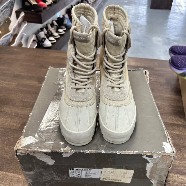 Turtle Dove Yeezy Boot 950 (W) (USED)