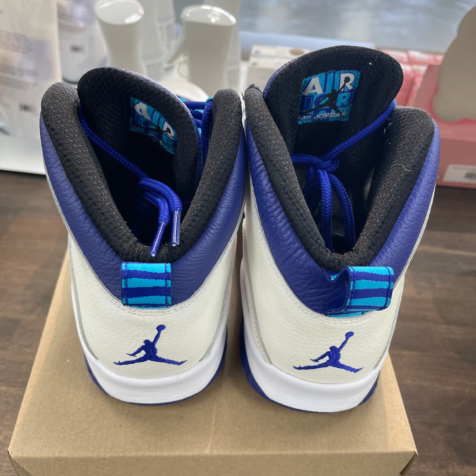 Charlotte Jordan 10 Retro (2016) (USED, No Box)
