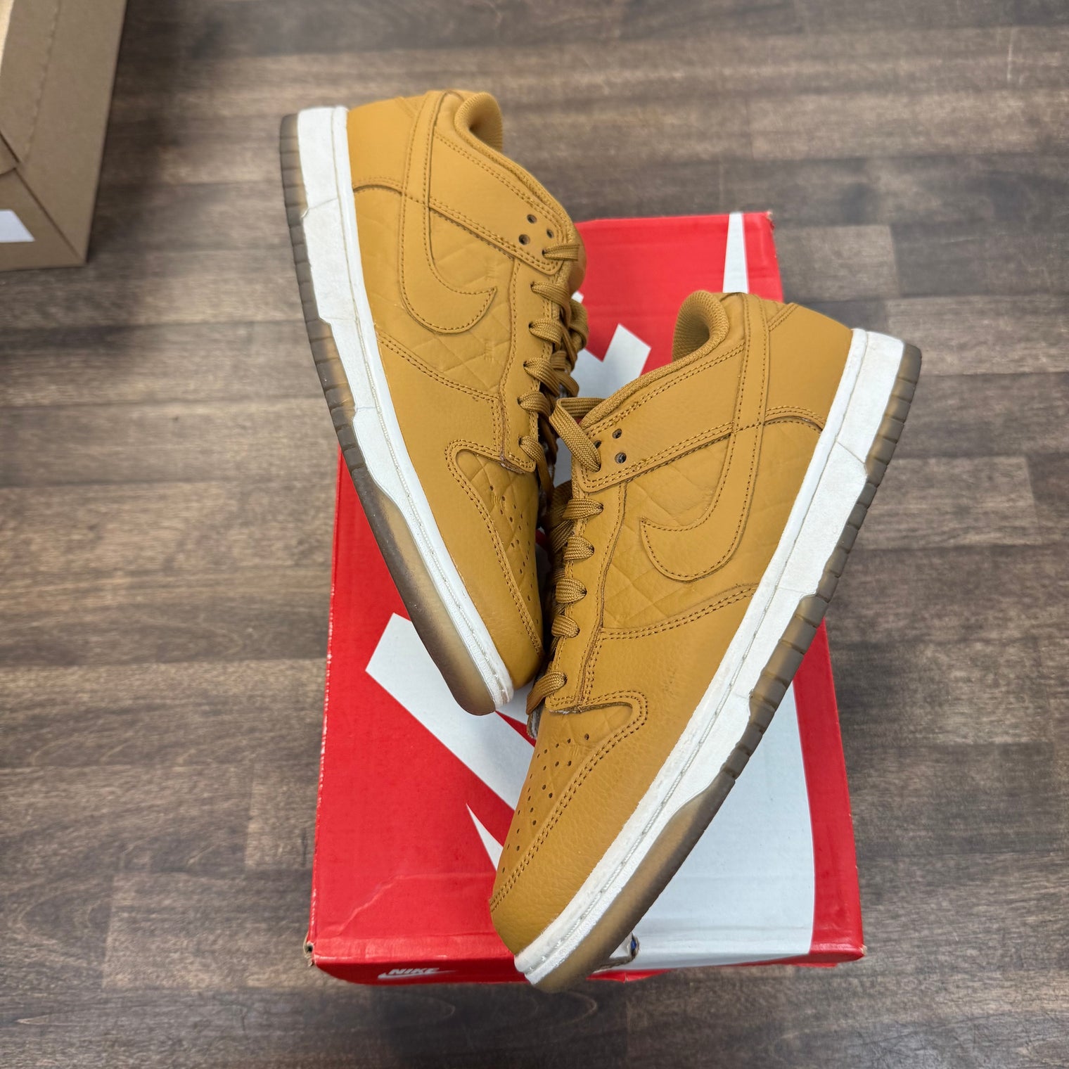 (W) Quilted Wheat Dunk Low (USED)