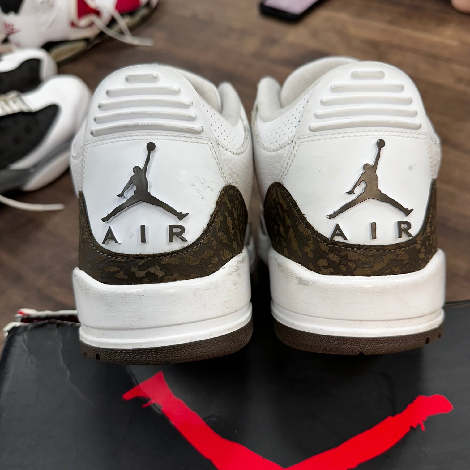 Mocha Jordan 3 Retro (USED)