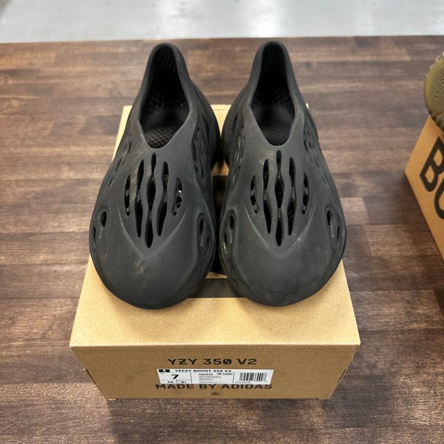 Onyx Yeezy Foam RNNR (USED)