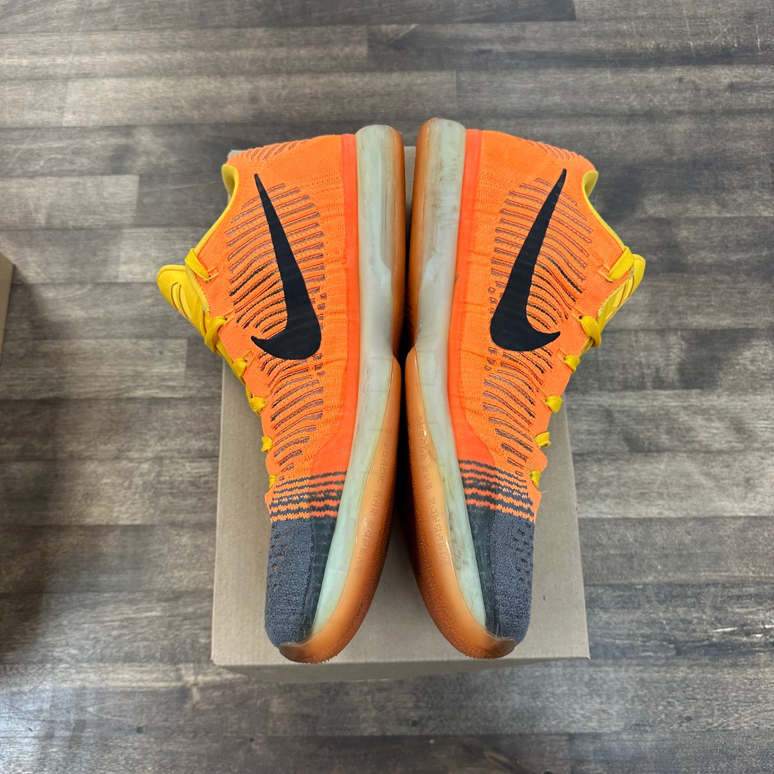 Chester Kobe 10 Elite (USED, No Box, Replacement Insole)