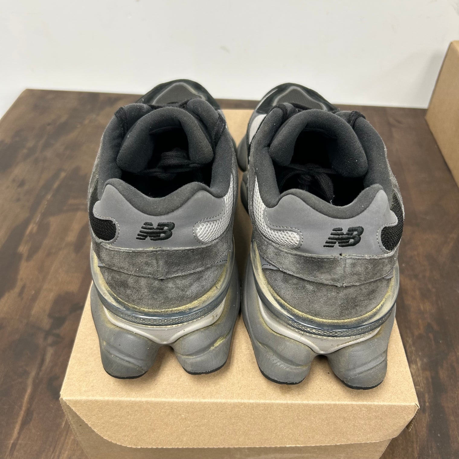 Black Castlerock New Balance 9060 (USED,No Box)