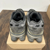 Black Castlerock New Balance 9060 (USED,No Box)