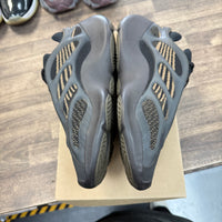 Clay Brown Yeezy 700 V3 (USED, No Box)