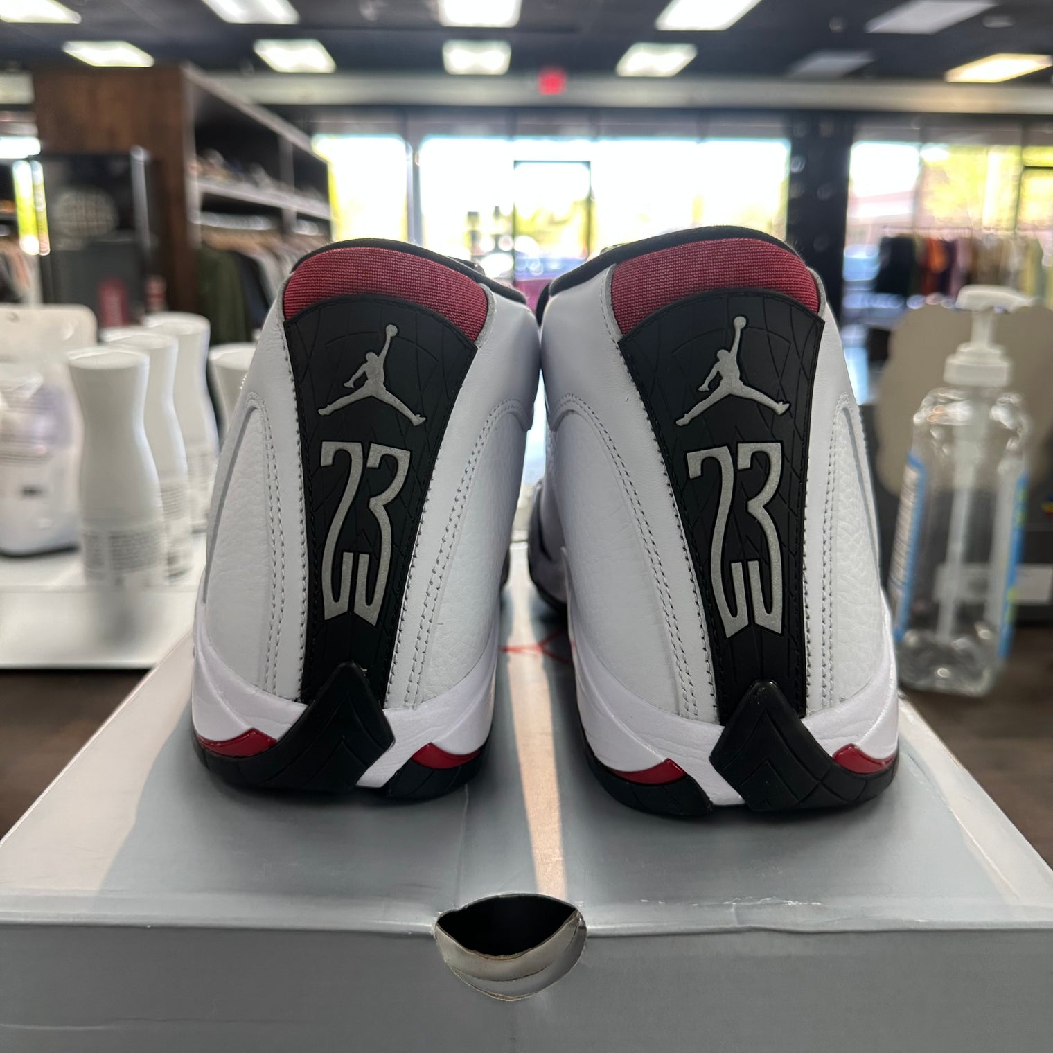 Black Toe Jordan 14 (Lightly Worn)
