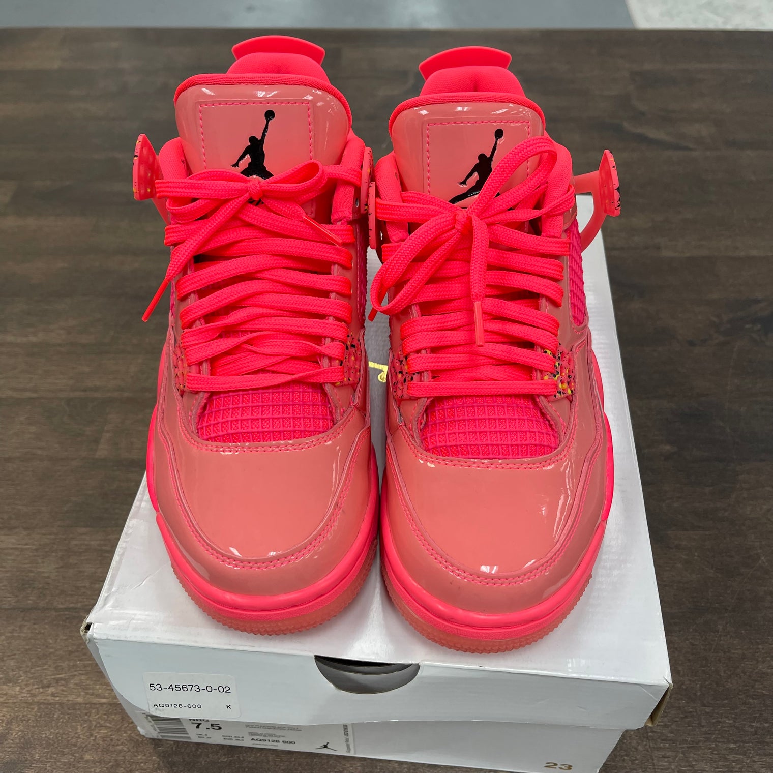 (W) Hot Punch Jordan 4 (USED)