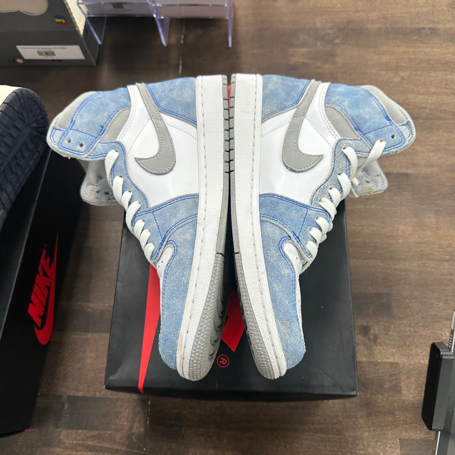 Hyper Royal Jordan 1 High (USED)
