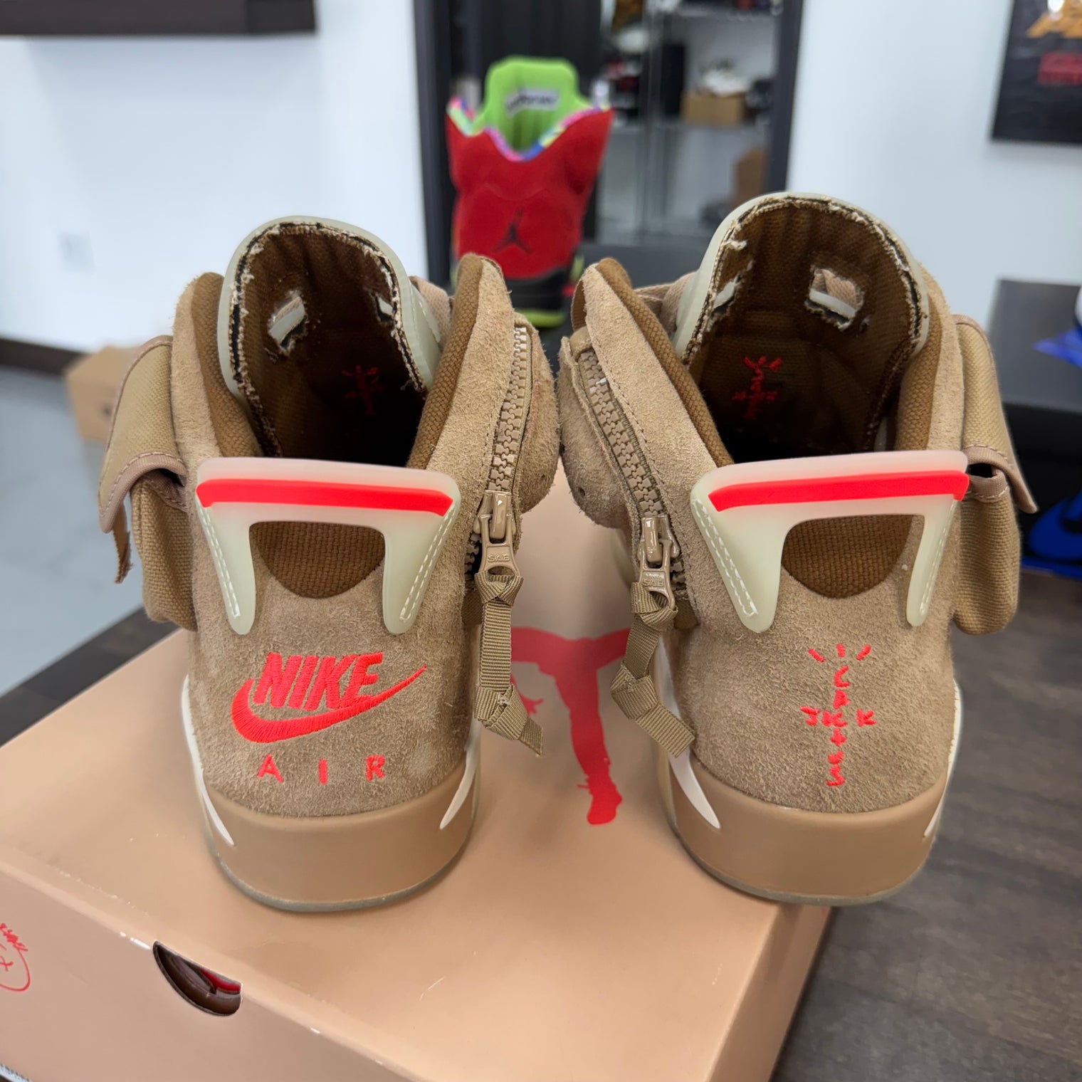 Travis Scott Khaki Jordan 6 (USED)