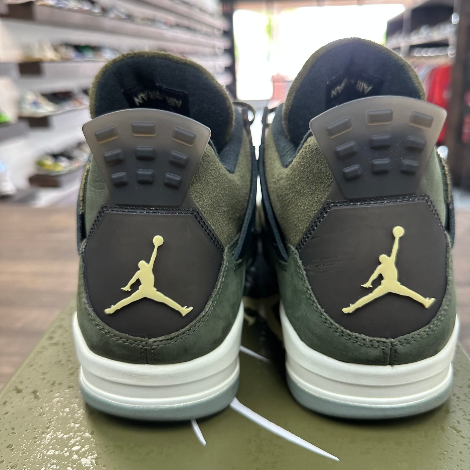 Craft Olive Jordan 4 (USED)