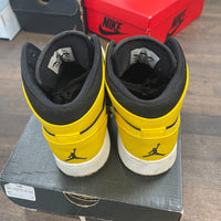 (GS) New Love Jordan 1 Mid (USED)