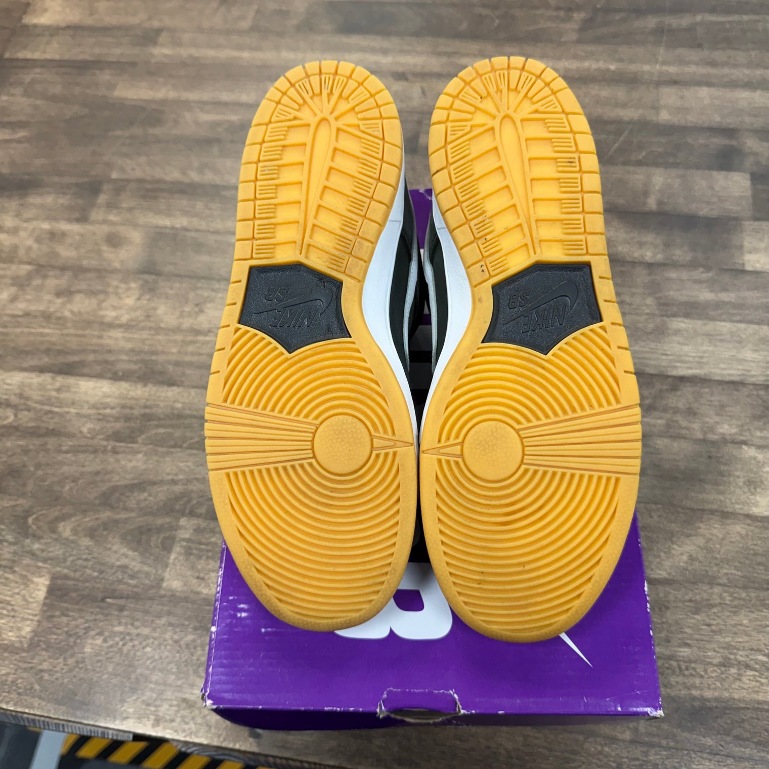 Black Gum Nike SB Dunk Low Pro (USED)