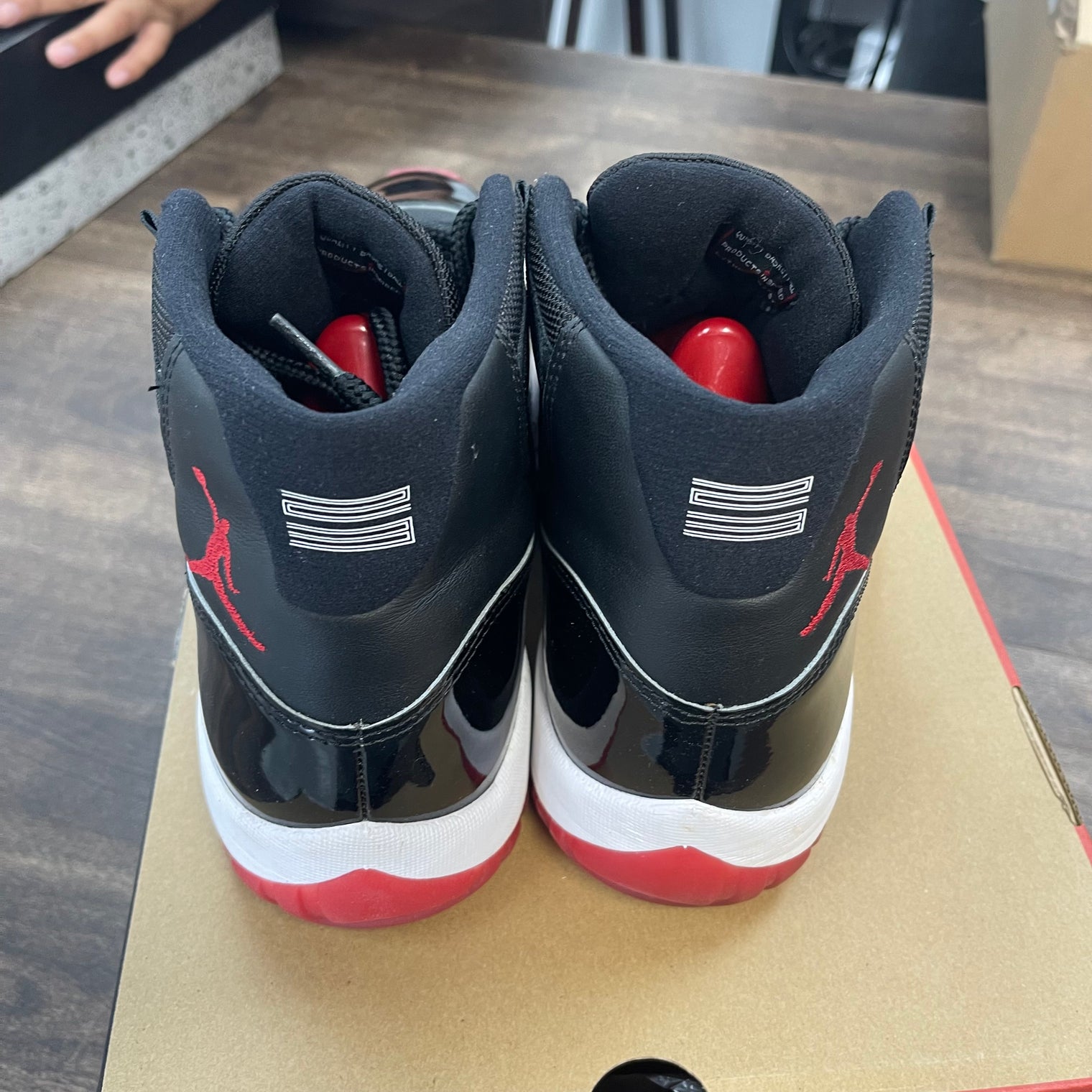 Bred Jordan 11 (2019) (USED)