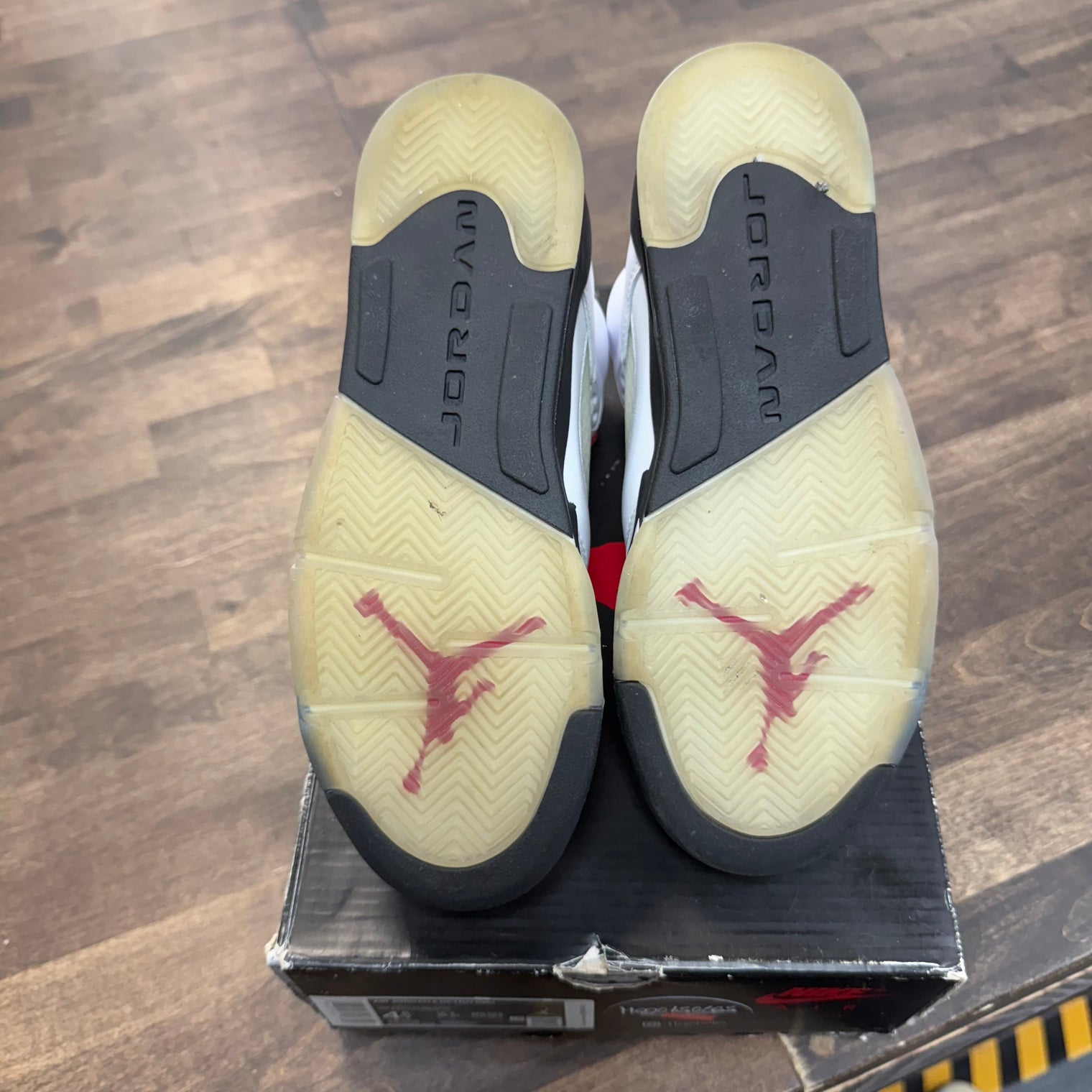 (GS) Fire Red Jordan 5 (2020) (USED)