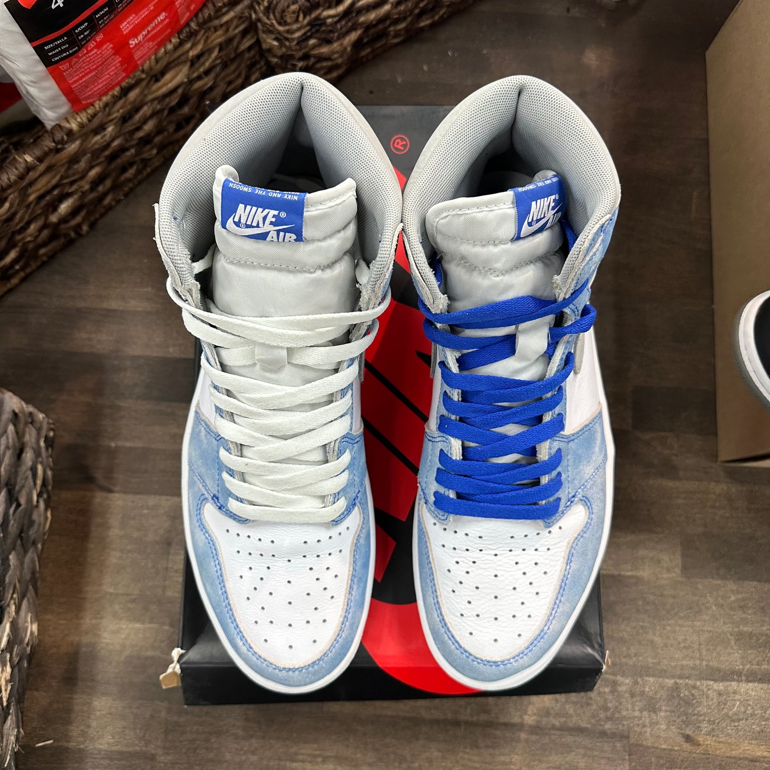 Hyper Royal Smoke Grey Jordan 1 Retro High (USED)