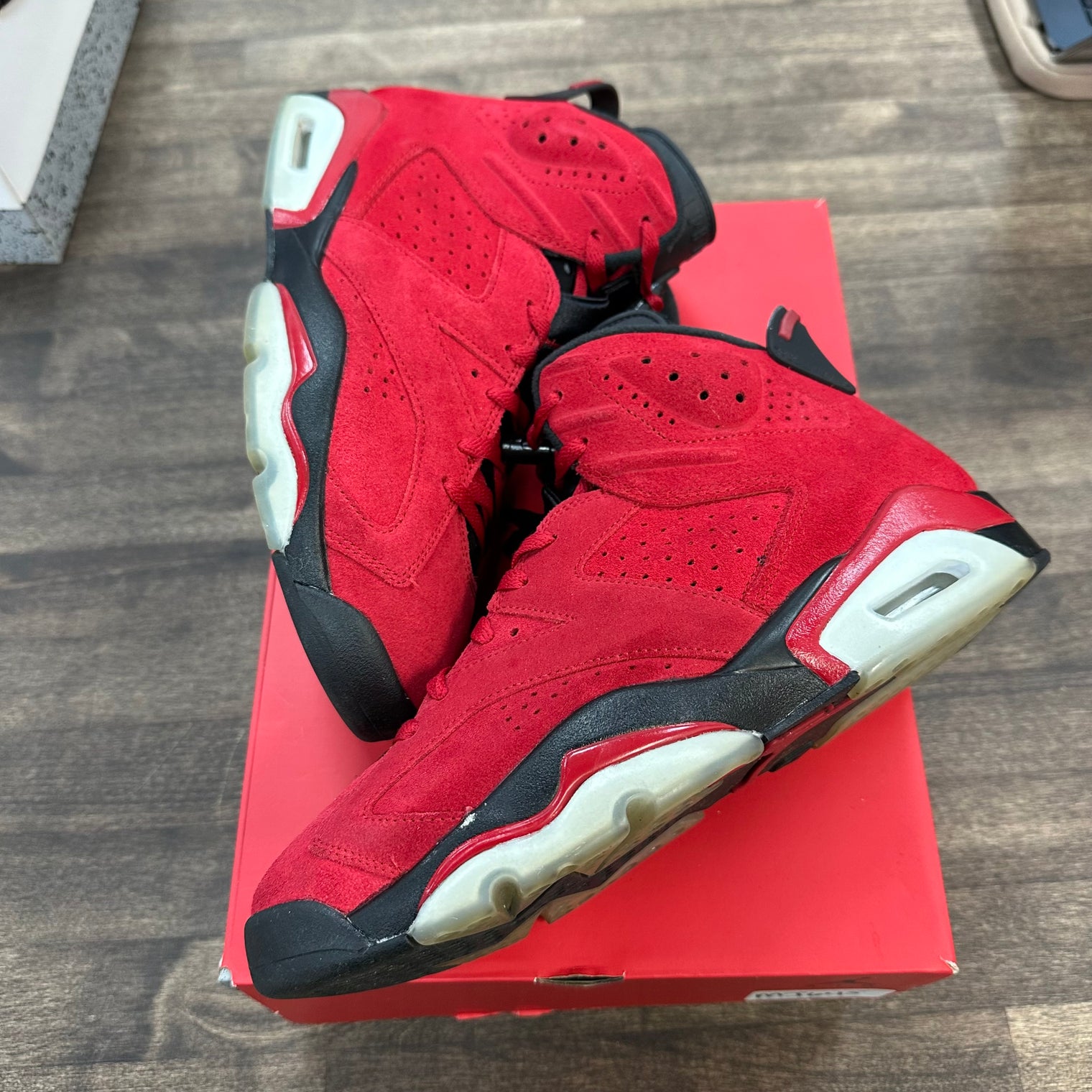 Toro Jordan 6 Retro (USED)