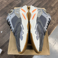 Magnet Yeezy 700 (USED)