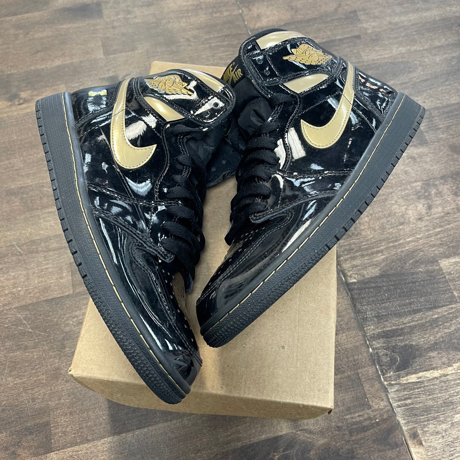Black Metallic Jordan 1 High (USED, No Box)