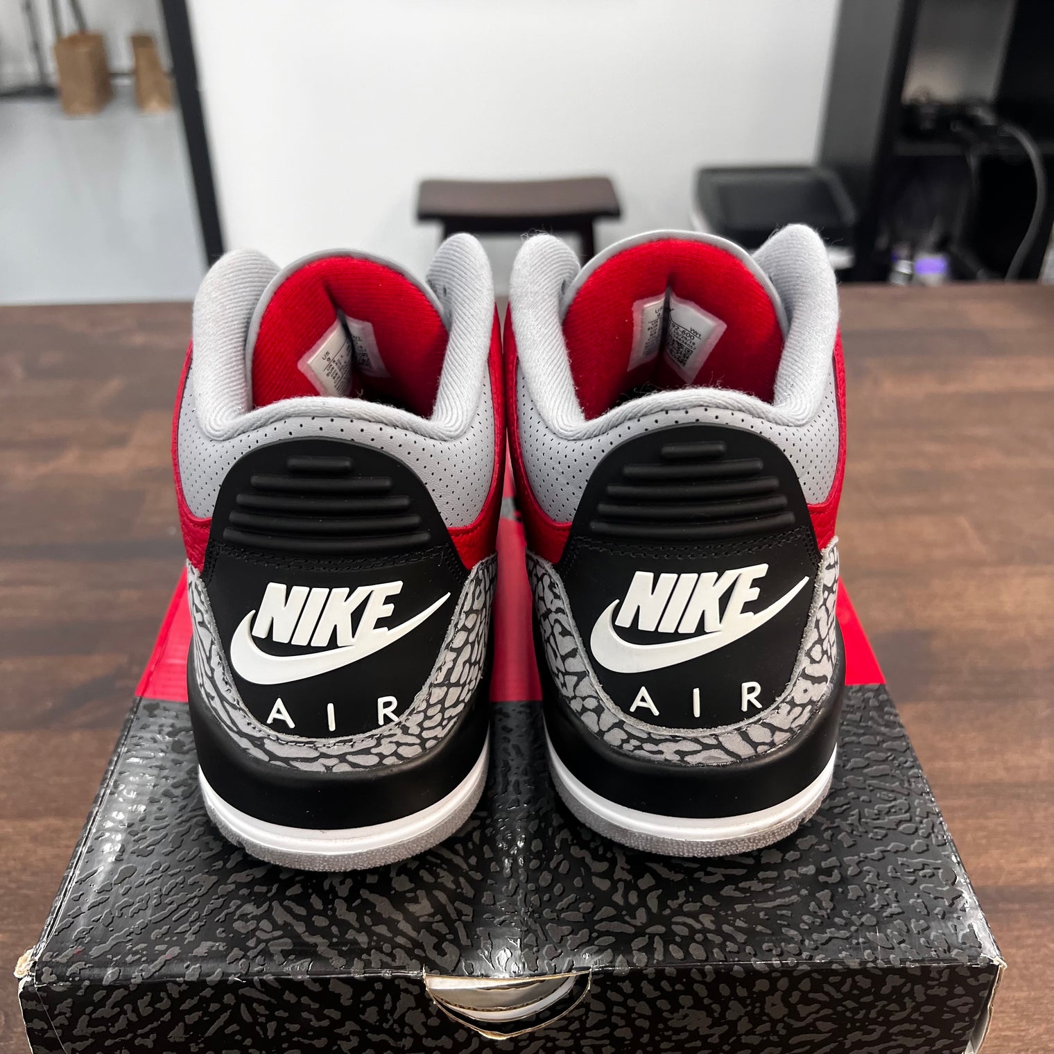Unite Jordan 3 Retro SE (USED)