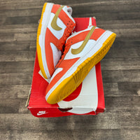 University Gold Dunk Low (W) (USED, Replacement Box)