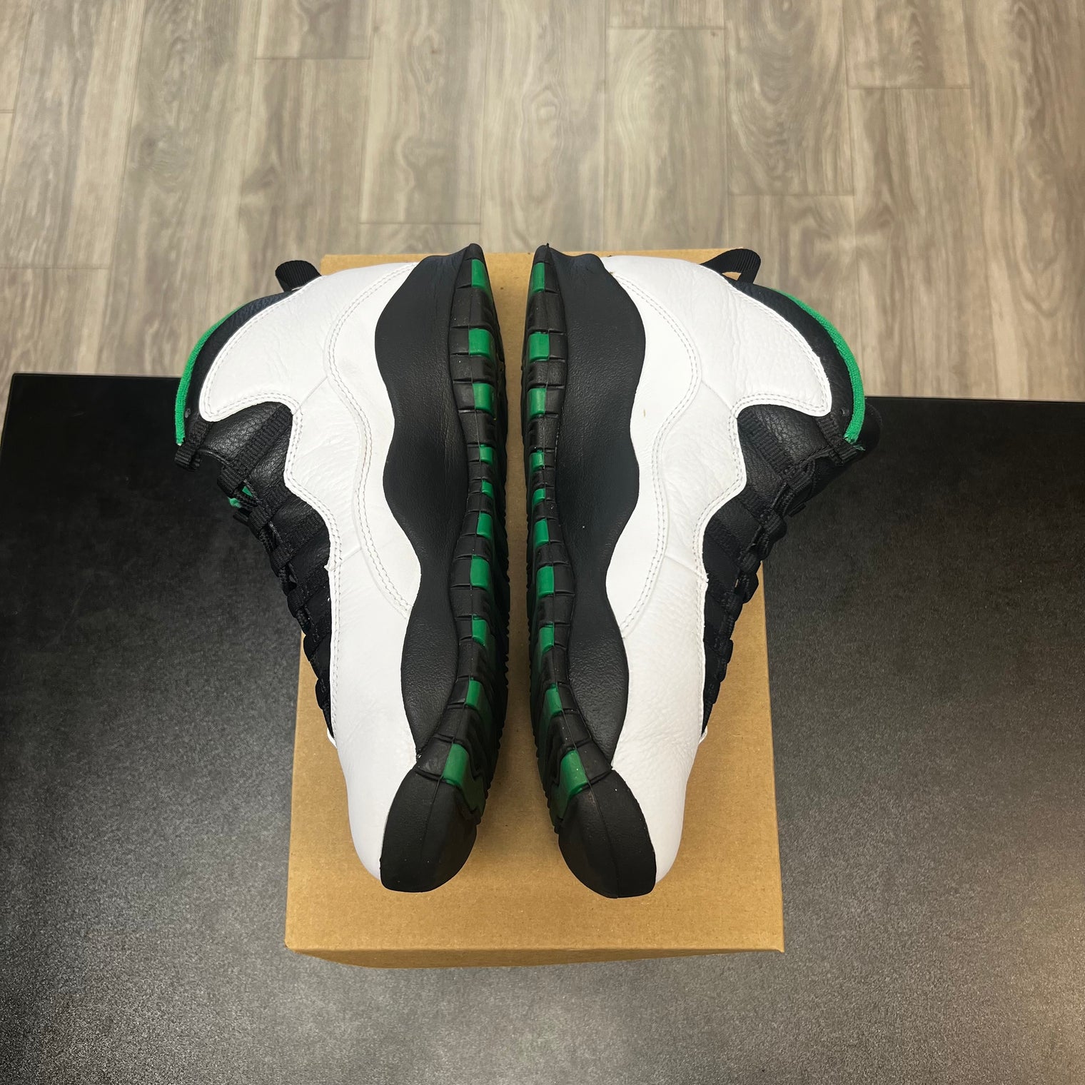 Jordan 10 Retro Seattle (USED, no box)
