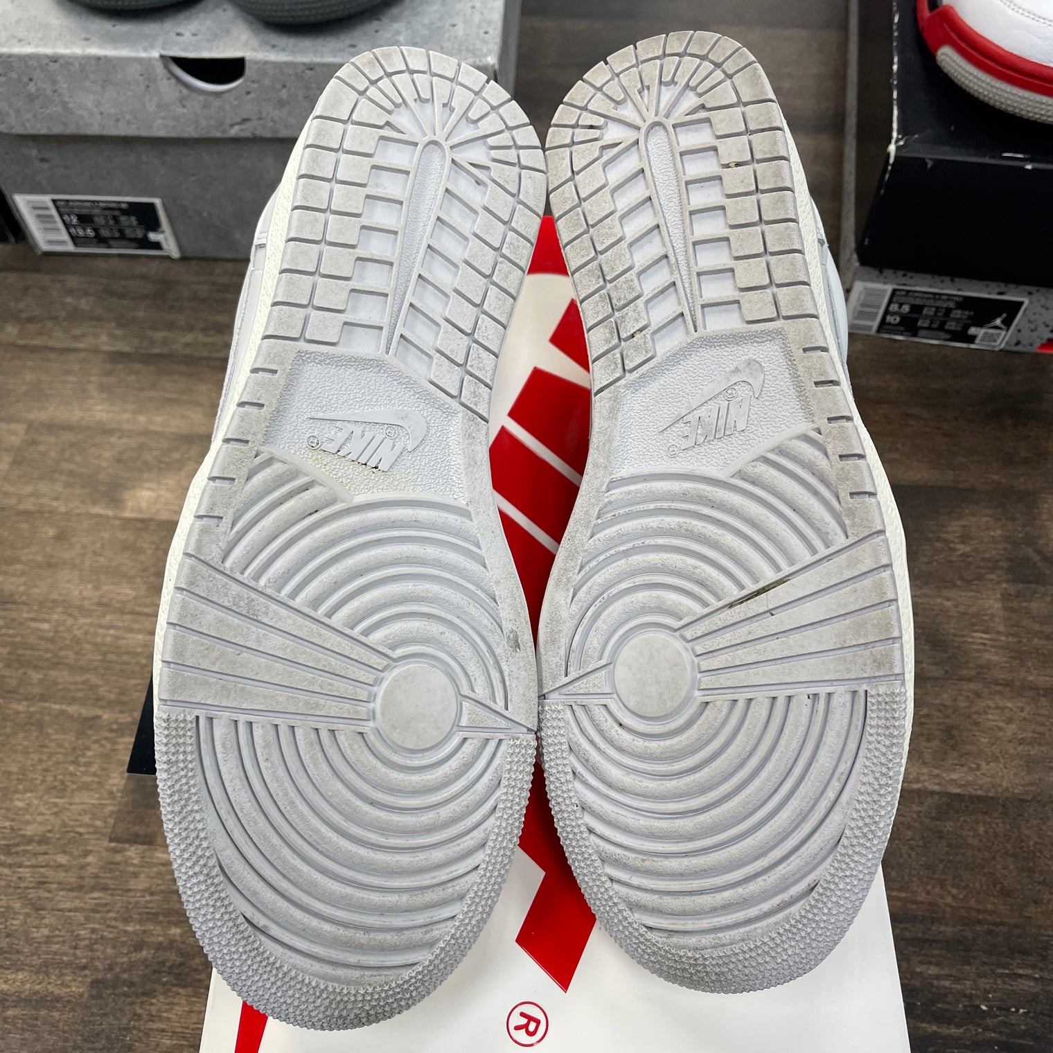 Neutral Grey 85 Jordan 1 Low (USED)