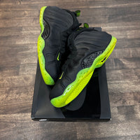Black Volt Foamposite One (USED)