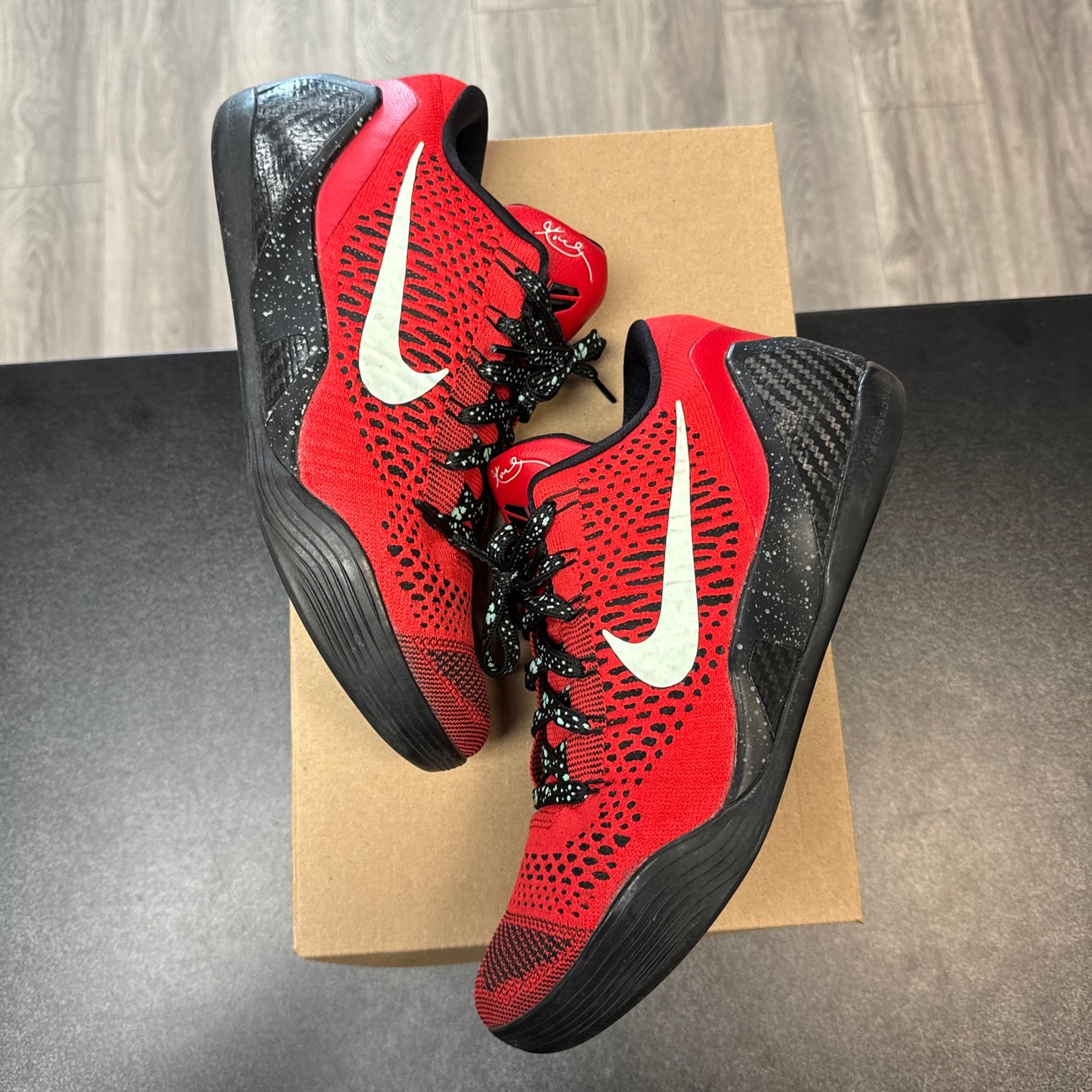 University Red Kobe 9 Elite Low (USED;NO BOX)