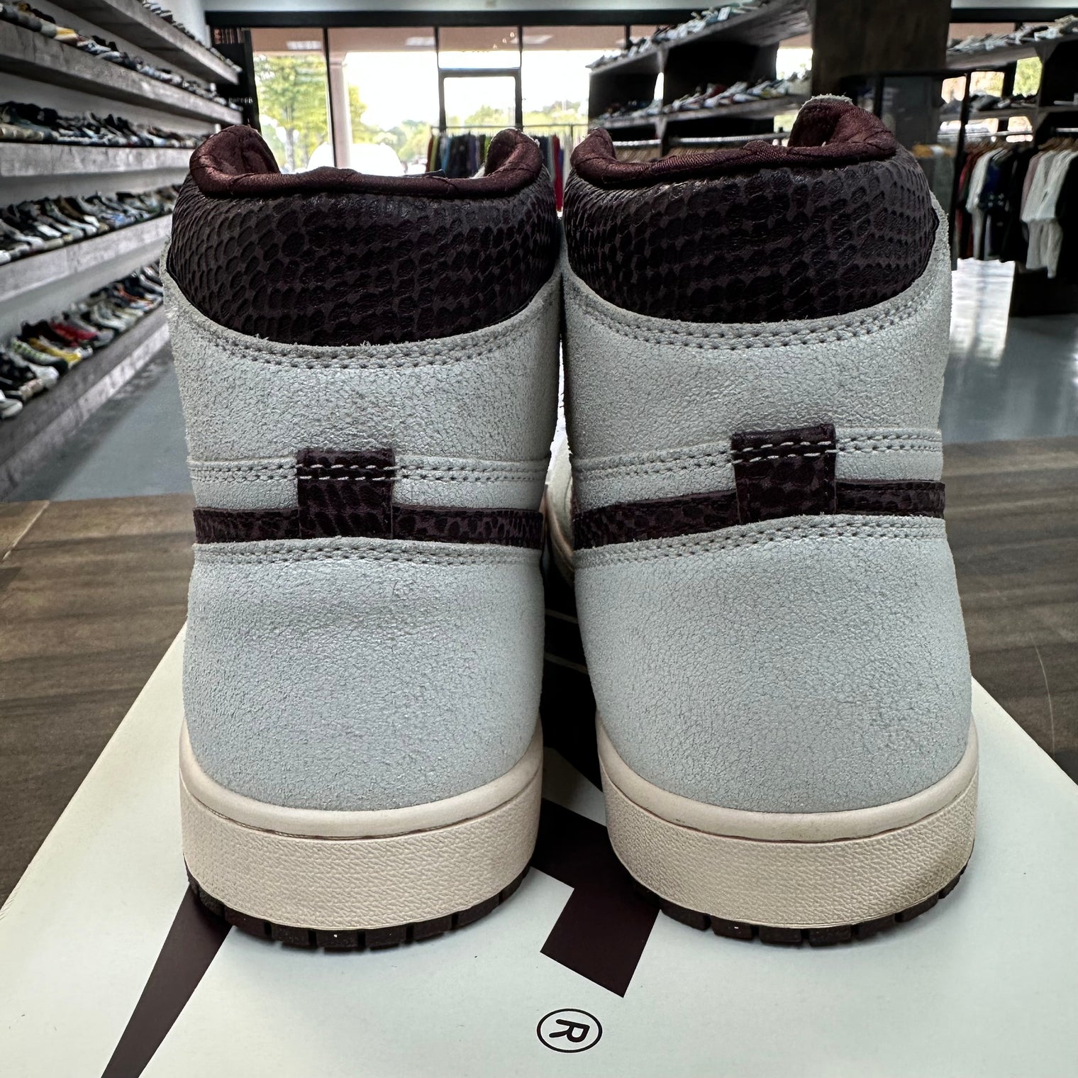 A Ma Maniere Jordan 1 High (USED)