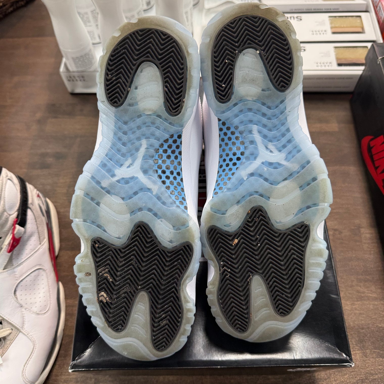 Legend Blue Jordan 11 (USED)