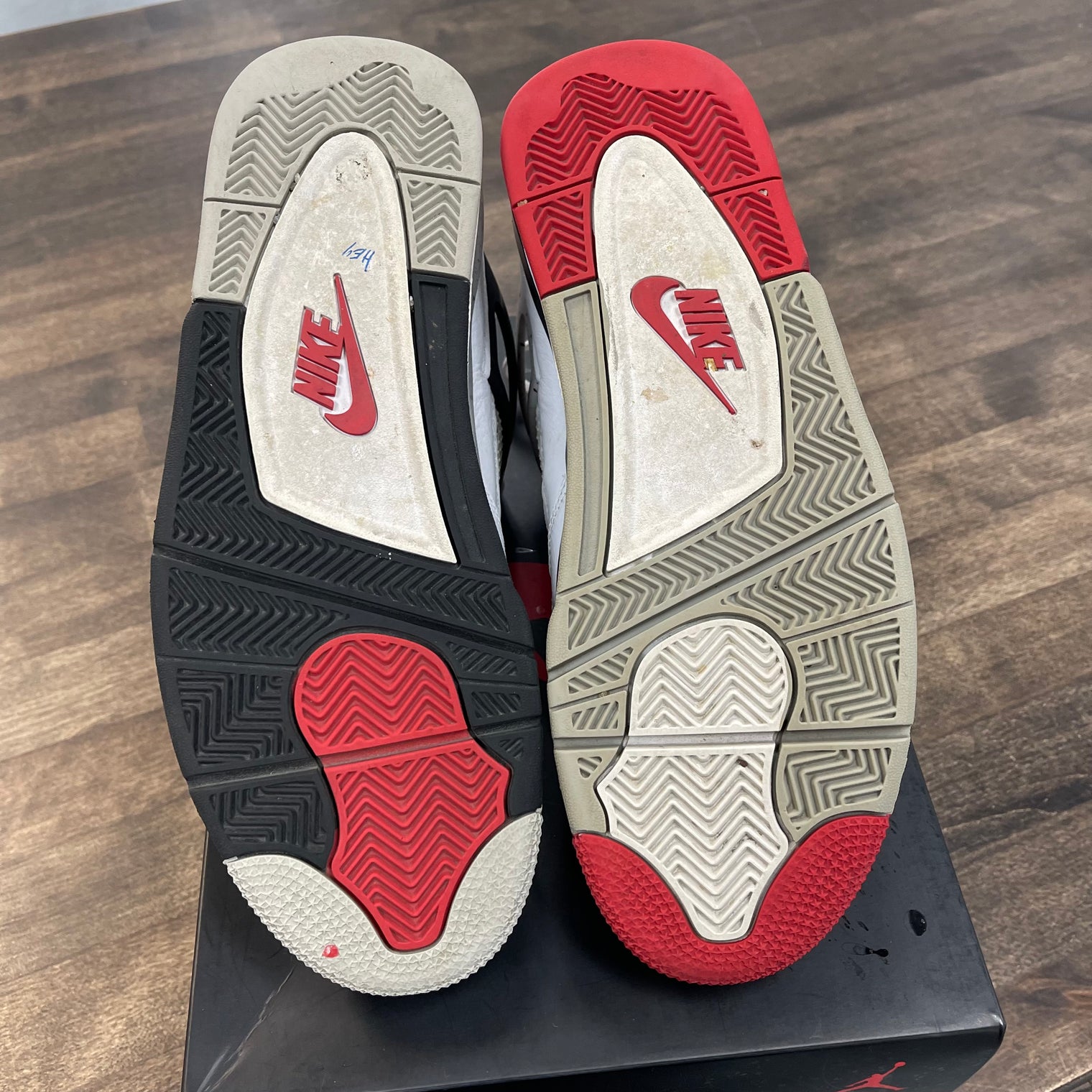 What the Jordan 4 Retro (USED)