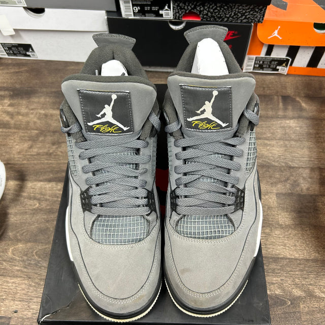 Cool Grey Jordan 4 Retro (USED)