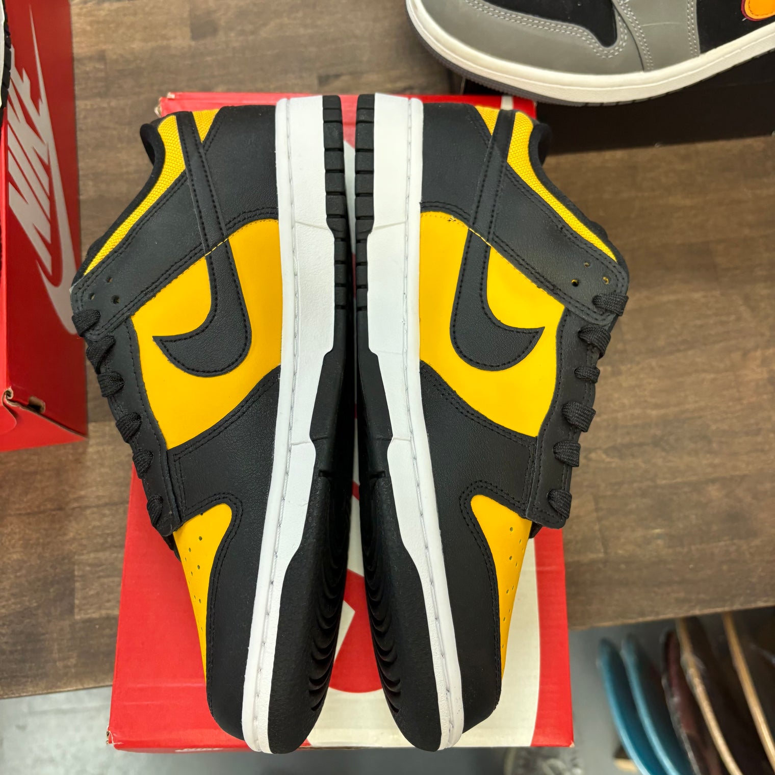 Reverse Goldenrod Dunk Low (2024) (USED)