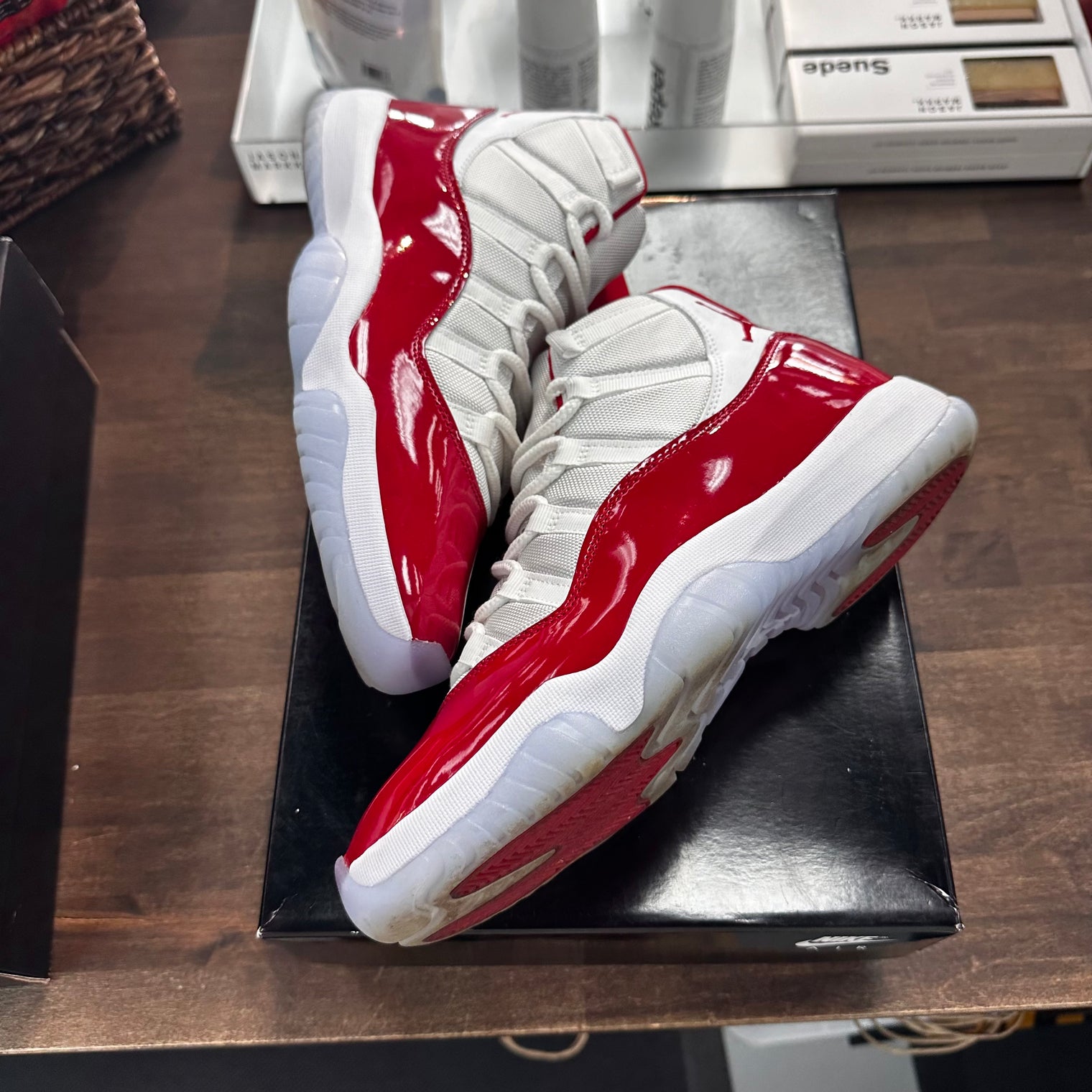 Cherry Jordan 11 (USED)
