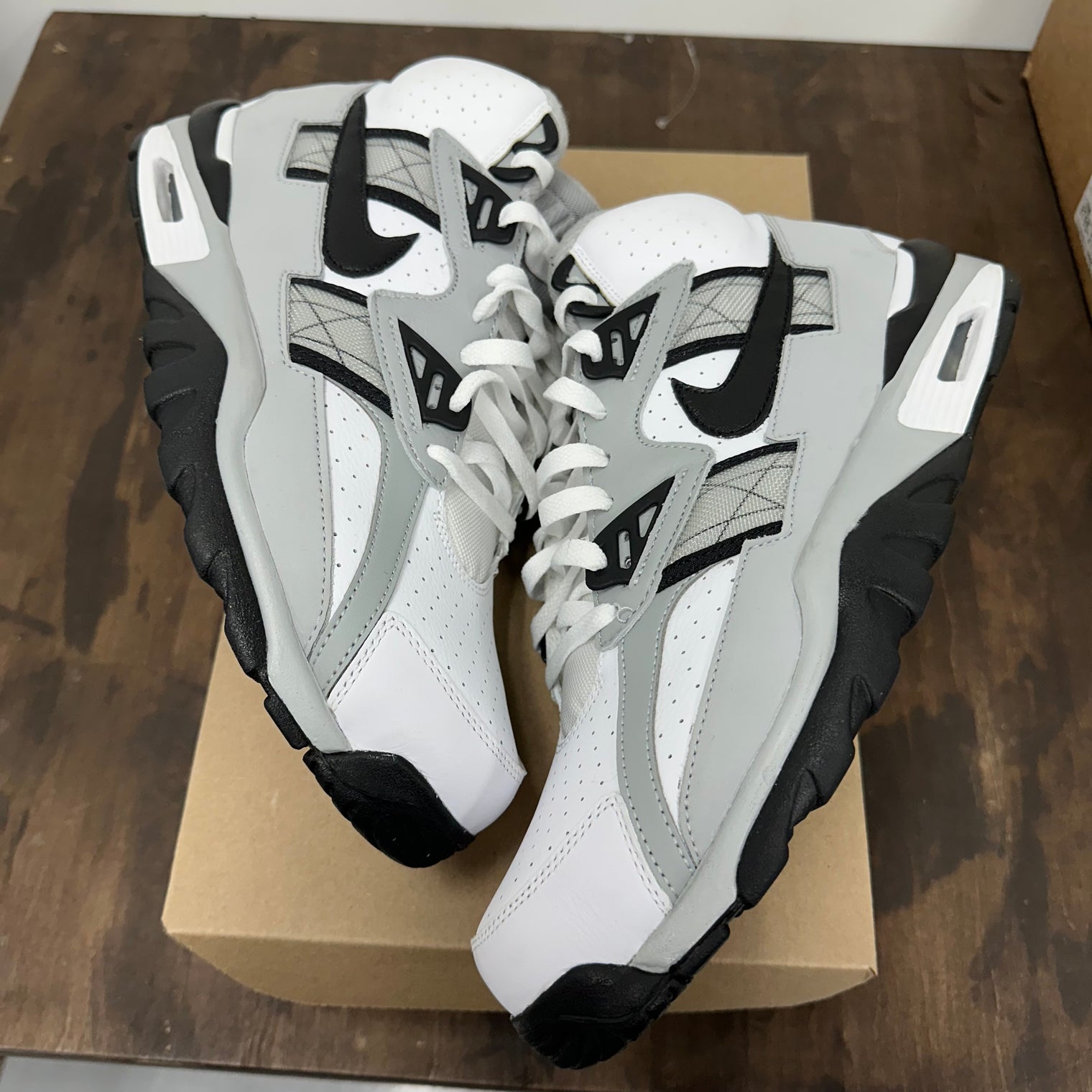 Air Trainer SC High Raiders Helmet (USED,No Box)