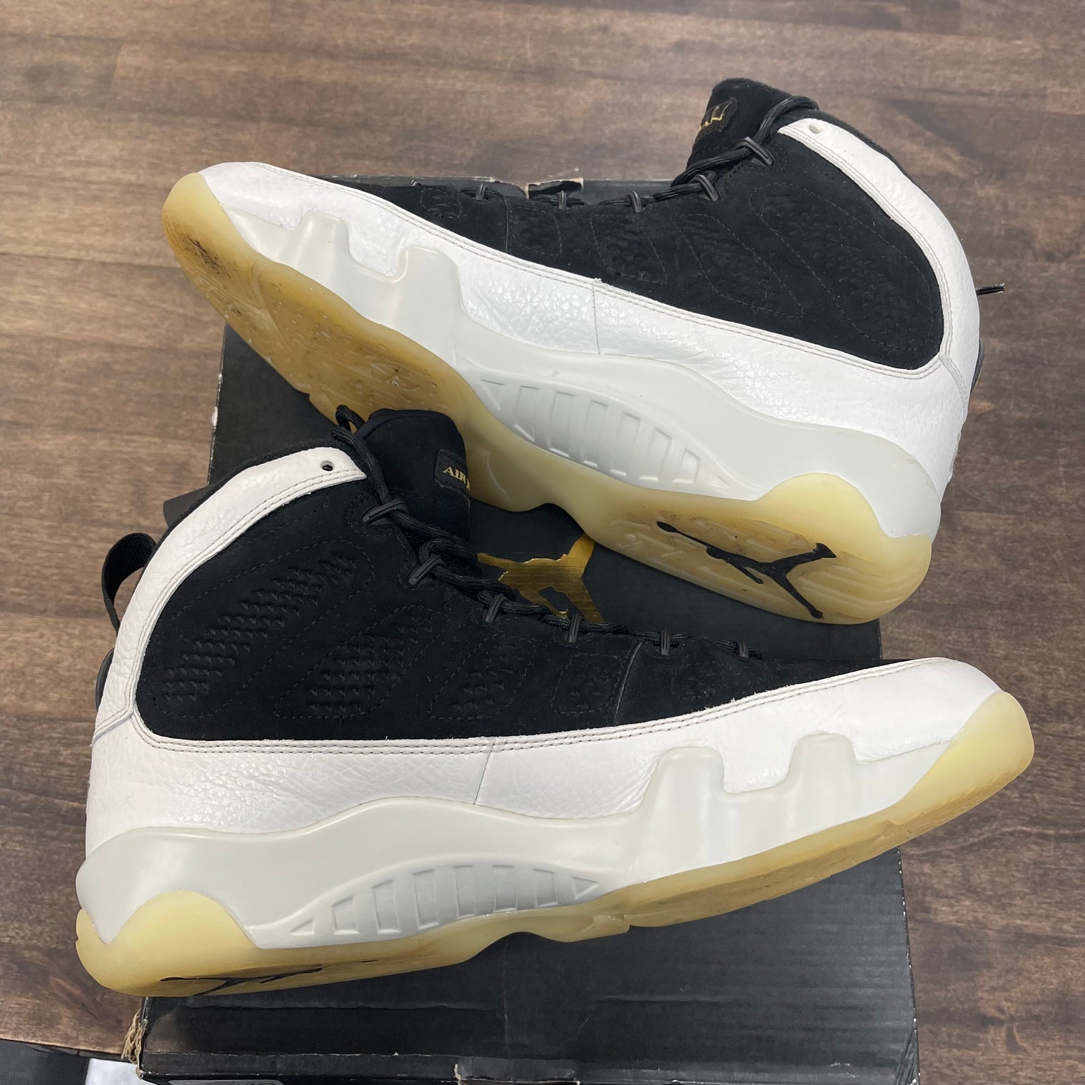 City of Flight Jordan 9 (USED)
